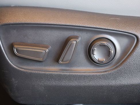 Used 2024 Toyota Sienna XLE image 27