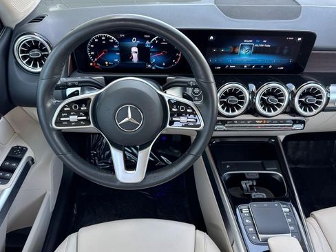 Used 2023 Mercedes-Benz GLB 250 4MATIC image 30