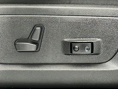 Used 2025 RAM 3500 Laramie image 33