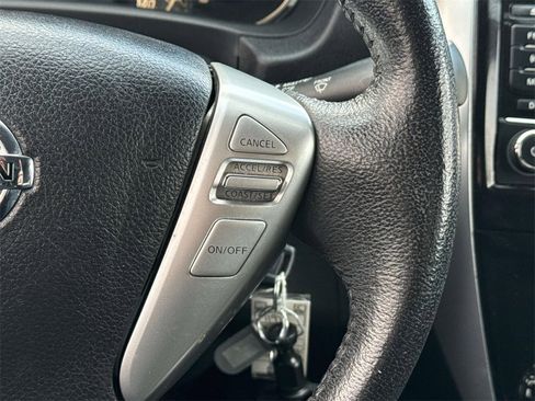 Certified 2016 Nissan Versa Note SV image 7