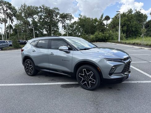 Used 2025 Chevrolet Blazer RS w/ Driver Confidence II Package FWD image 1