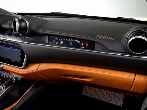 Used 2019 Ferrari Portofino image 51