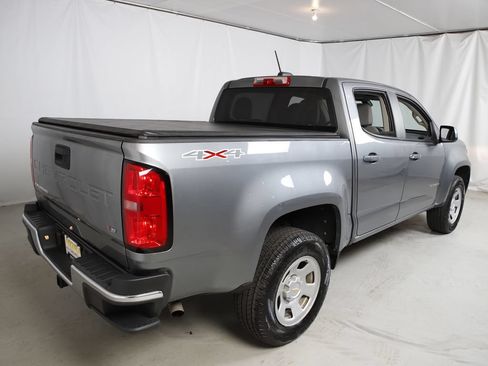 Used 2022 Chevrolet Colorado W/T AWD/4WD image 3