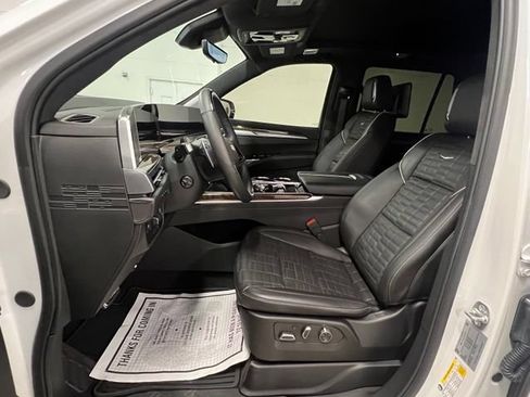 Used 2025 Cadillac Escalade Sport Platinum AWD/4WD image 21