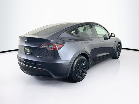 Used 2024 Tesla Model Y Long Range AWD/4WD image 9