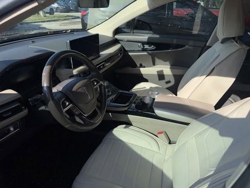 Used 2021 Lincoln Nautilus Standard image 4