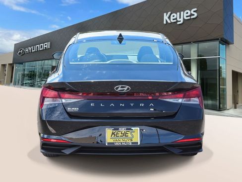 Certified 2023 Hyundai Elantra SE FWD image 6