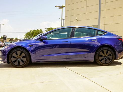 Used 2025 Tesla Model 3 Long Range RWD image 9