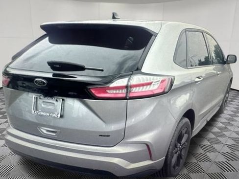 Used 2024 Ford Edge SE w/ Black Appearance Package AWD/4WD image 9