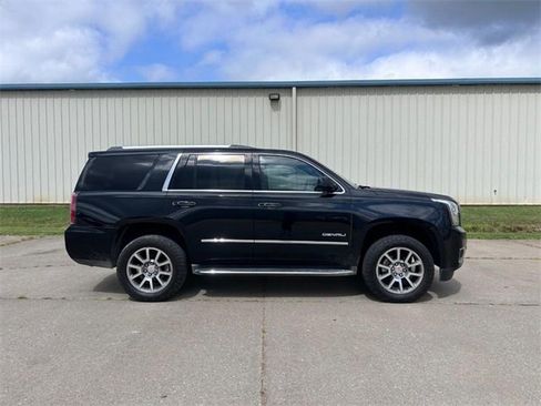 Used 2016 GMC Yukon Denali image 2