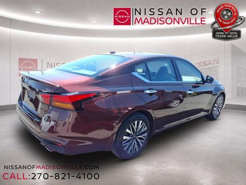 Used 2025 Nissan Altima 2.5 SL FWD image 2
