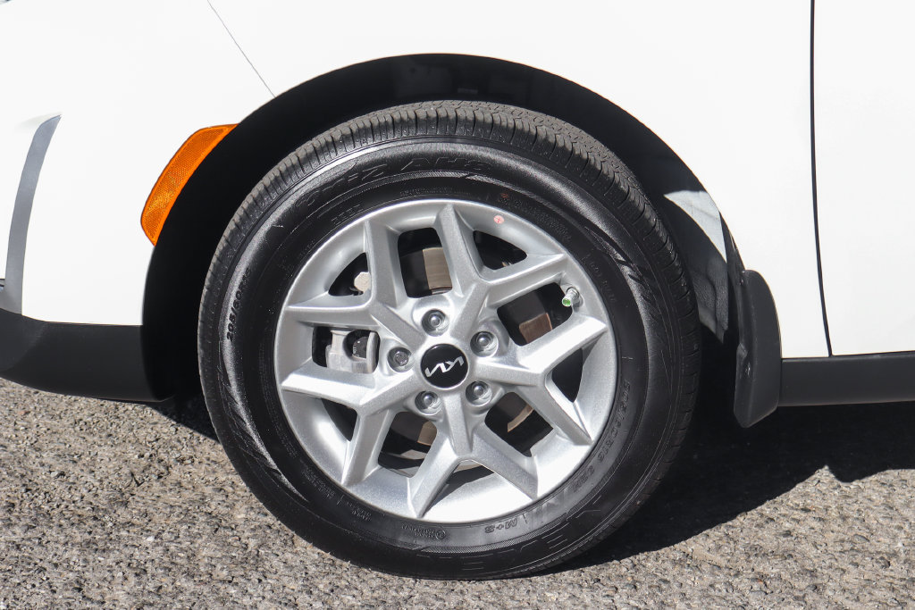 Used 2025 Kia Soul LX w/ LX Technology Package FWD image 42