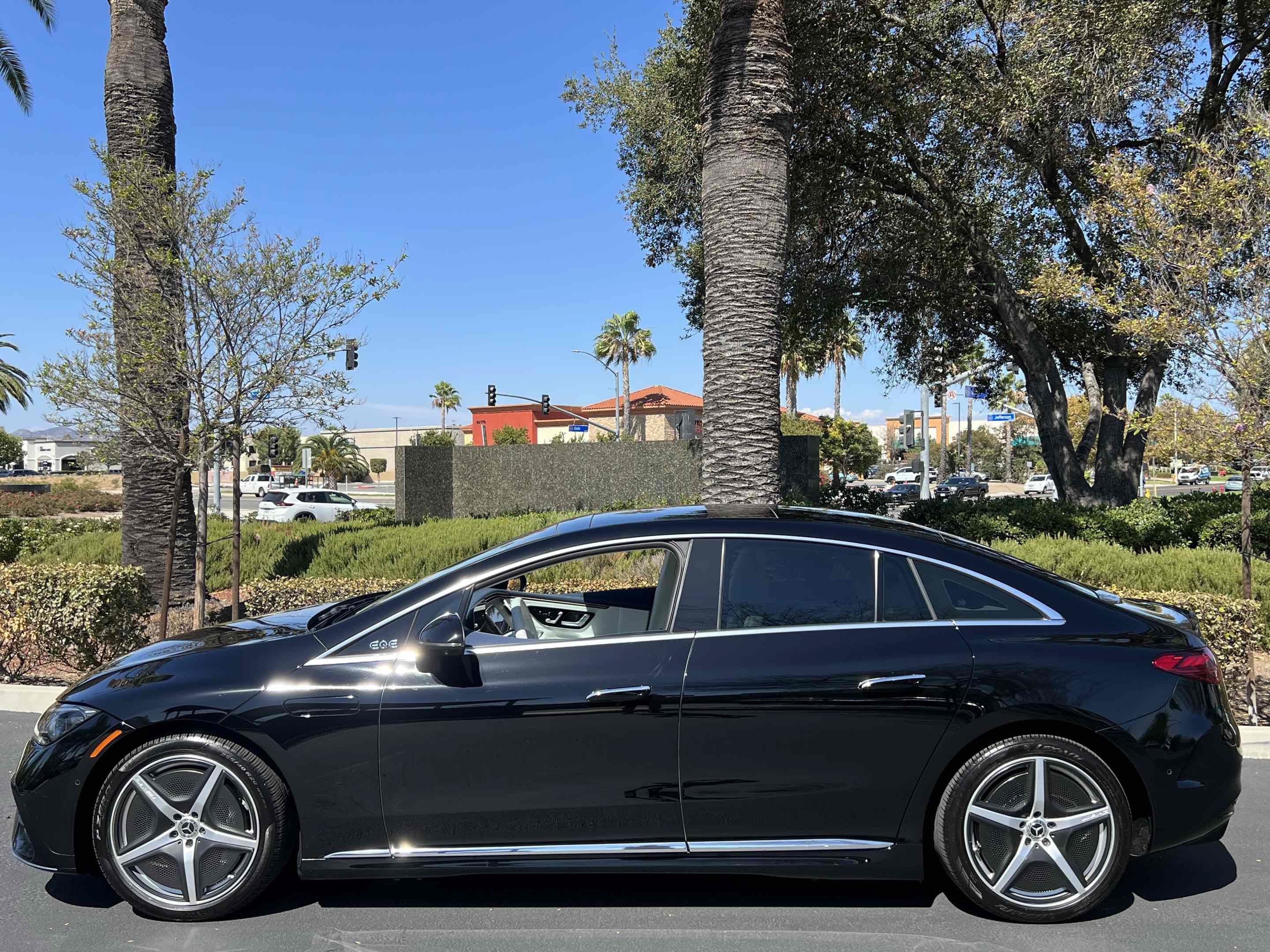 Used 2023 Mercedes-Benz EQE 350+ 4MATIC Sedan w/ Exclusive Trim Package image 19