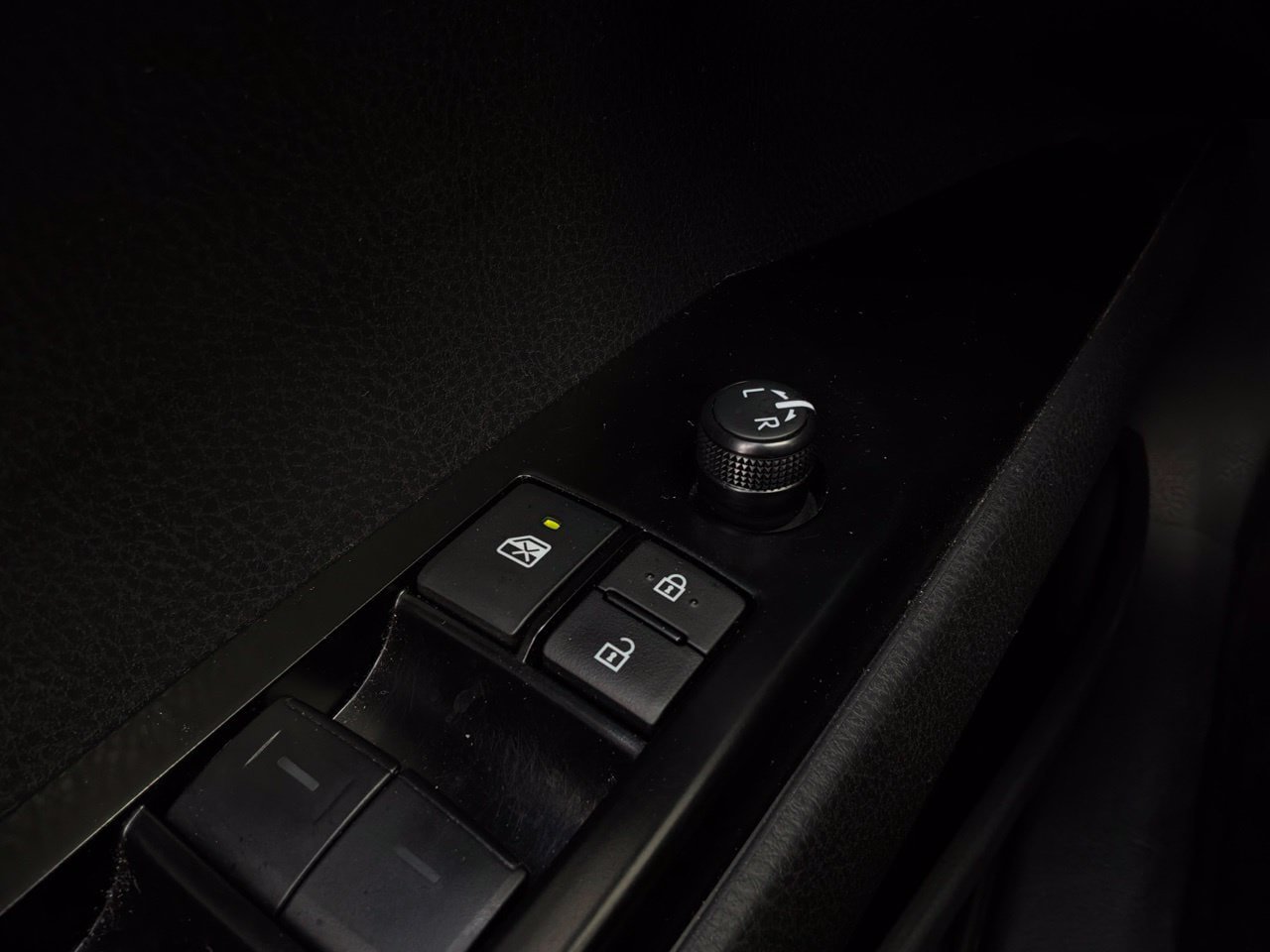 Used 2026 Toyota Camry SE FWD image 23