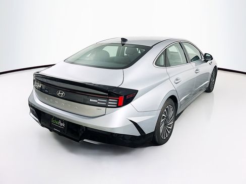 Used 2025 Hyundai Sonata SEL FWD image 9