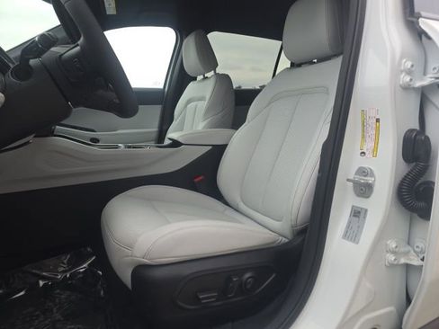 New 2026 Jeep Cherokee Laredo image 9