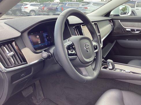 Used 2023 Volvo S90 B6 Plus AWD/4WD image 11