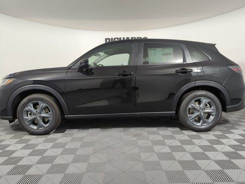 New 2026 Honda HR-V LX image 2