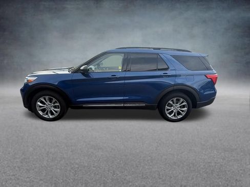 Used 2020 Ford Explorer XLT w/ Equipment Group 202A AWD/4WD image 2