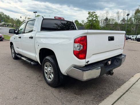 Used 2015 Toyota Tundra SR5 w/ TRD Off Road Package AWD/4WD image 5