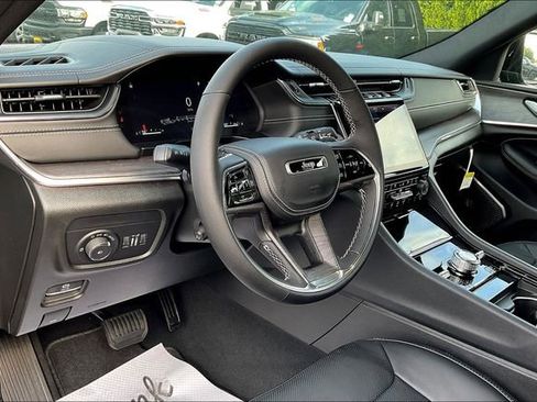 New 2025 Jeep Grand Cherokee L Overland image 7