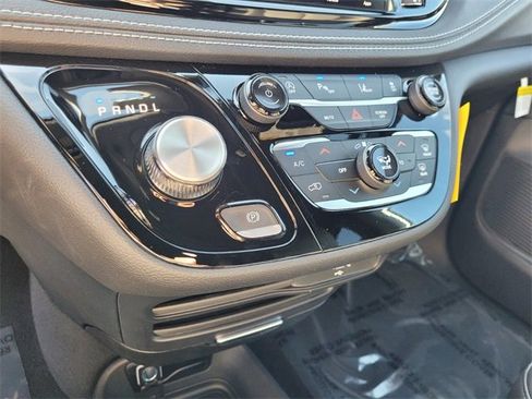 New 2026 Chrysler Pacifica Select image 24