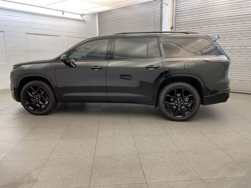 Used 2025 Chevrolet Traverse RS w/ LPO, Floor Liner Package image 13