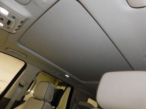 Used 2024 GMC Yukon Denali w/ Advanced Technology Package image 16