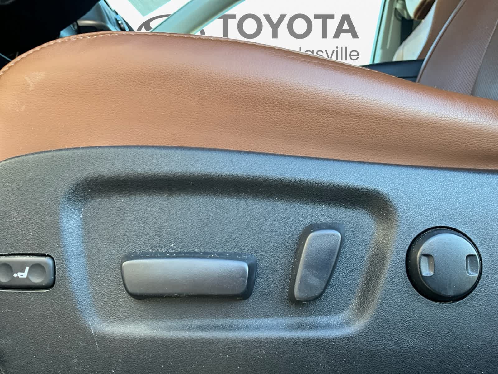 Used 2018 Toyota Highlander Limited Platinum AWD/4WD image 18