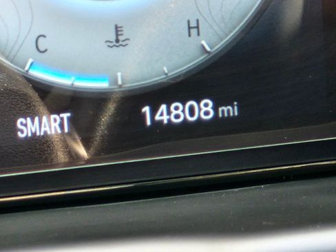 Used 2024 Hyundai Santa Cruz SEL w/ Activity Package image 32