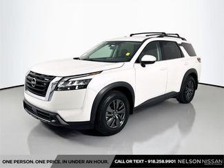 Used 2022 Nissan Pathfinder SV FWD video 1