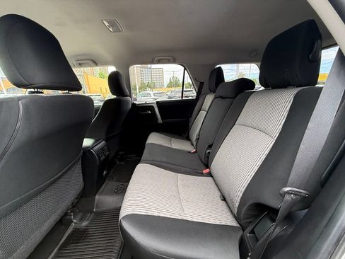 Used 2020 Toyota 4Runner SR5 AWD/4WD image 17