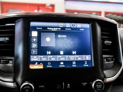 Used 2024 RAM 2500 Big Horn AWD/4WD image 25