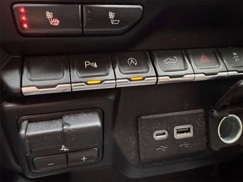 Used 2020 Chevrolet Silverado 1500 LT Trail Boss image 25