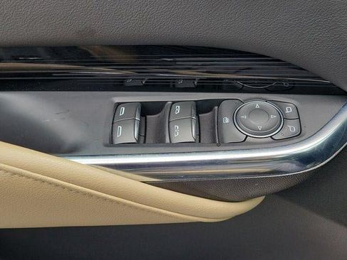 Certified 2024 Cadillac XT4 Luxury w/ Cold Weather Package FWD image 17