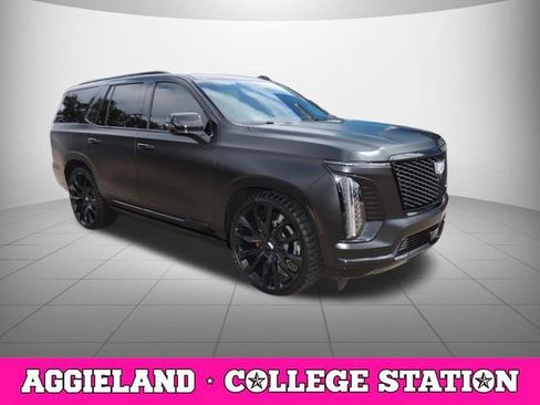 Used 2026 Cadillac Escalade Platinum Sport w/ LPO, ONYX Package AWD/4WD image 3