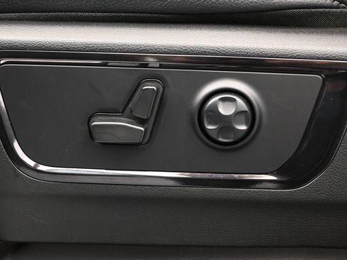 Used 2023 RAM 1500 Limited AWD/4WD image 10