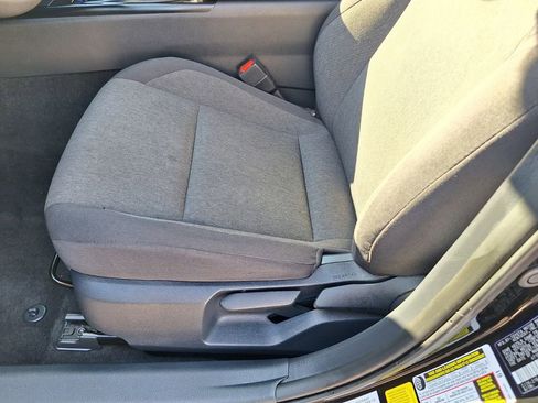 Used 2025 Toyota Camry LE image 28