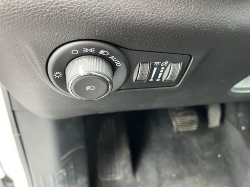 Used 2025 Jeep Compass Limited AWD/4WD image 18
