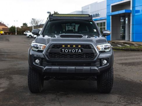 Used 2016 Toyota Tacoma TRD Sport image 7