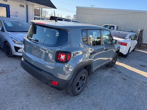 Used 2018 Jeep Renegade Sport w/ Power & Air Group image 4