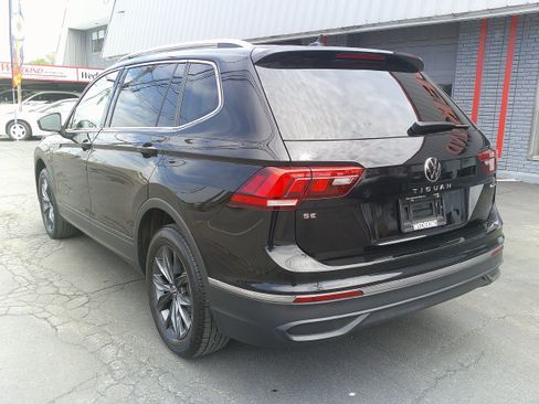 Used 2022 Volkswagen Tiguan SE AWD/4WD image 3