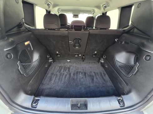 Used 2019 Jeep Renegade Latitude w/ Cold Weather Group image 21