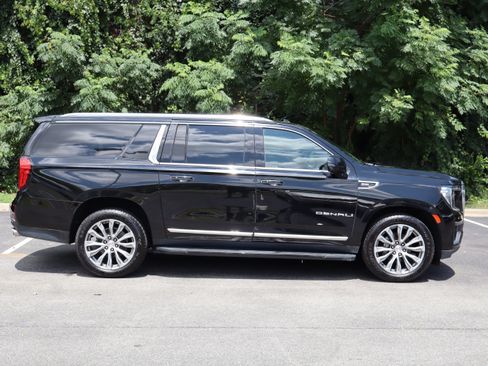 Used 2021 GMC Yukon XL Denali w/ Advanced Technology Package RWD image 10