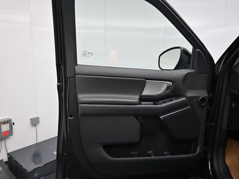 New 2025 Ford Expedition Active image 9