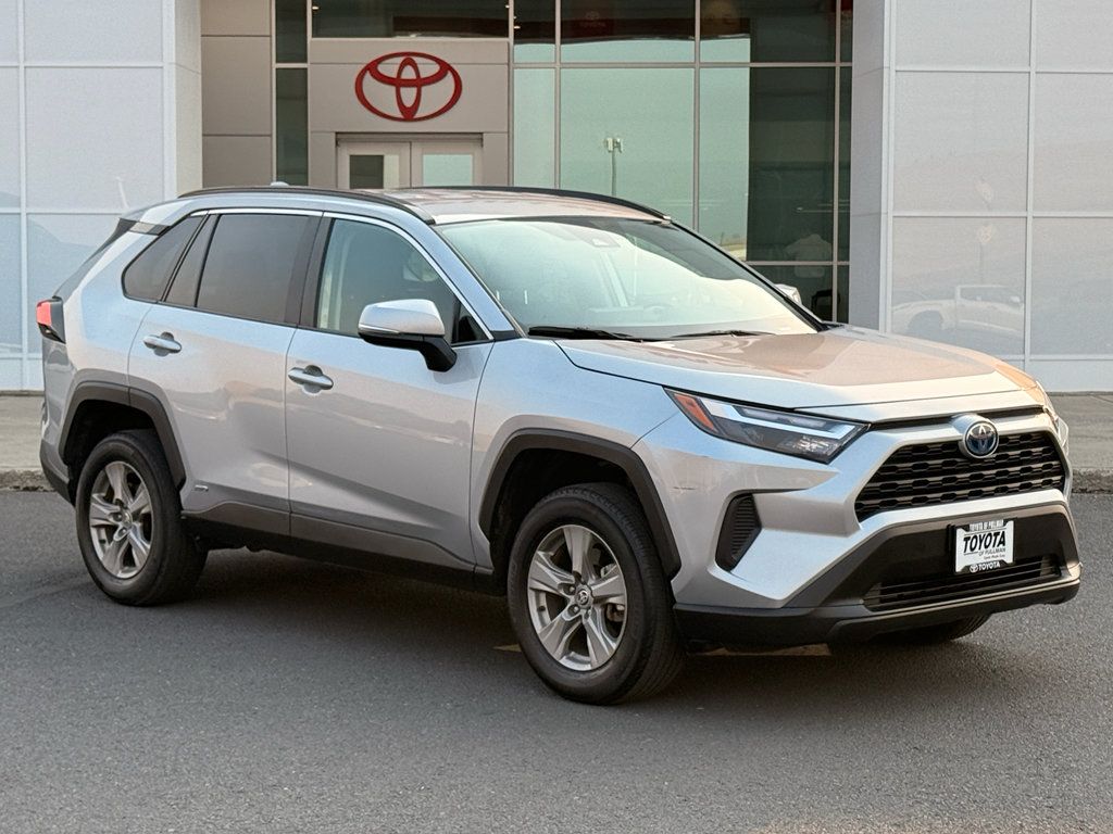 Used 2024 Toyota RAV4 XLE AWD/4WD image 1