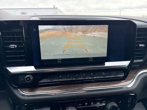 Used 2023 Chevrolet Silverado 1500 RST w/ Z71 Off-Road Package image 9