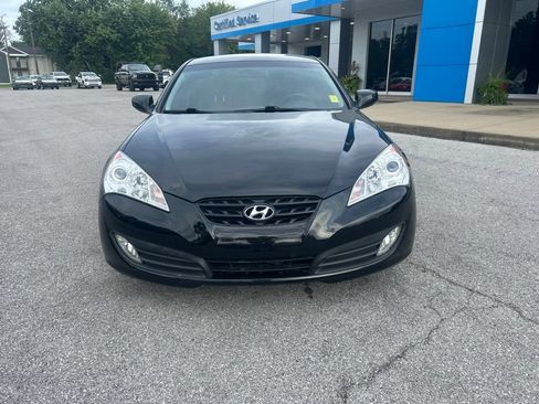Used 2012 Hyundai Genesis 3.8 RWD image 2