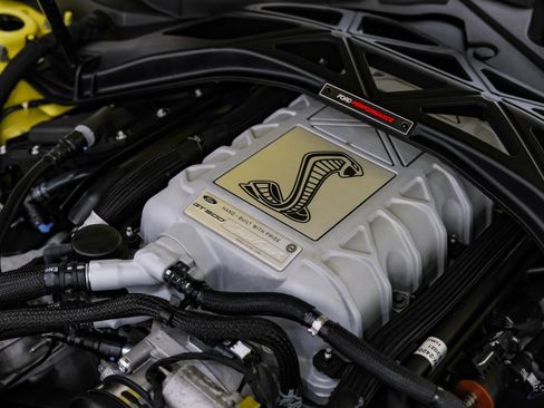 Used 2021 Ford Mustang Shelby GT500 w/ Carbon Fiber Track Pack image 71