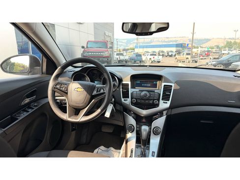 Used 2015 Chevrolet Cruze LT FWD image 11